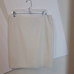 Anne Klein Classic White Pencil Skirt
